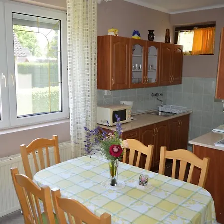 Karolina Appartman Apartamento Balatonkeresztúr