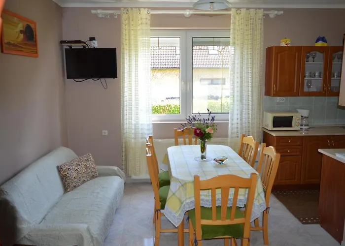 Karolina Appartman Apartament Balatonkeresztúr
