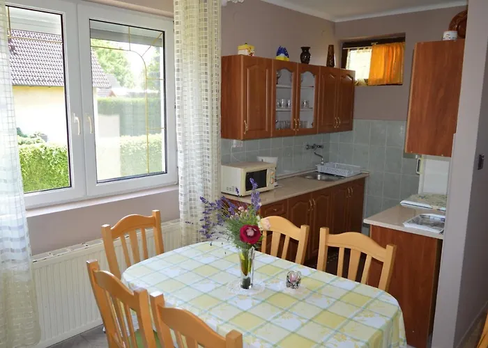 Karolina Appartman Apartament Balatonkeresztúr